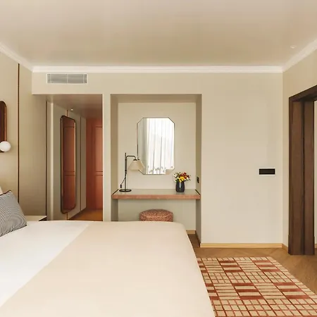 Condes De Hotel 4*