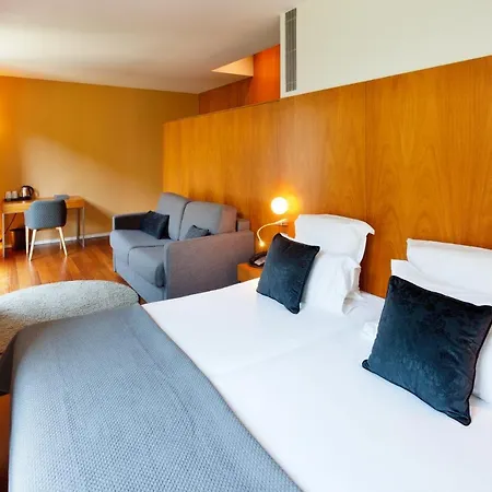 Otel Condes De 4*