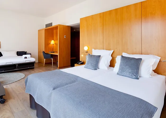 Condes De Hotel 4*