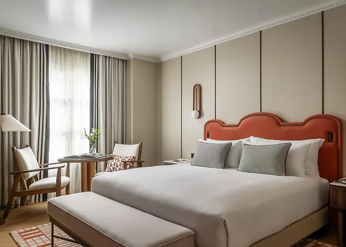 Condes De Hotel 4*